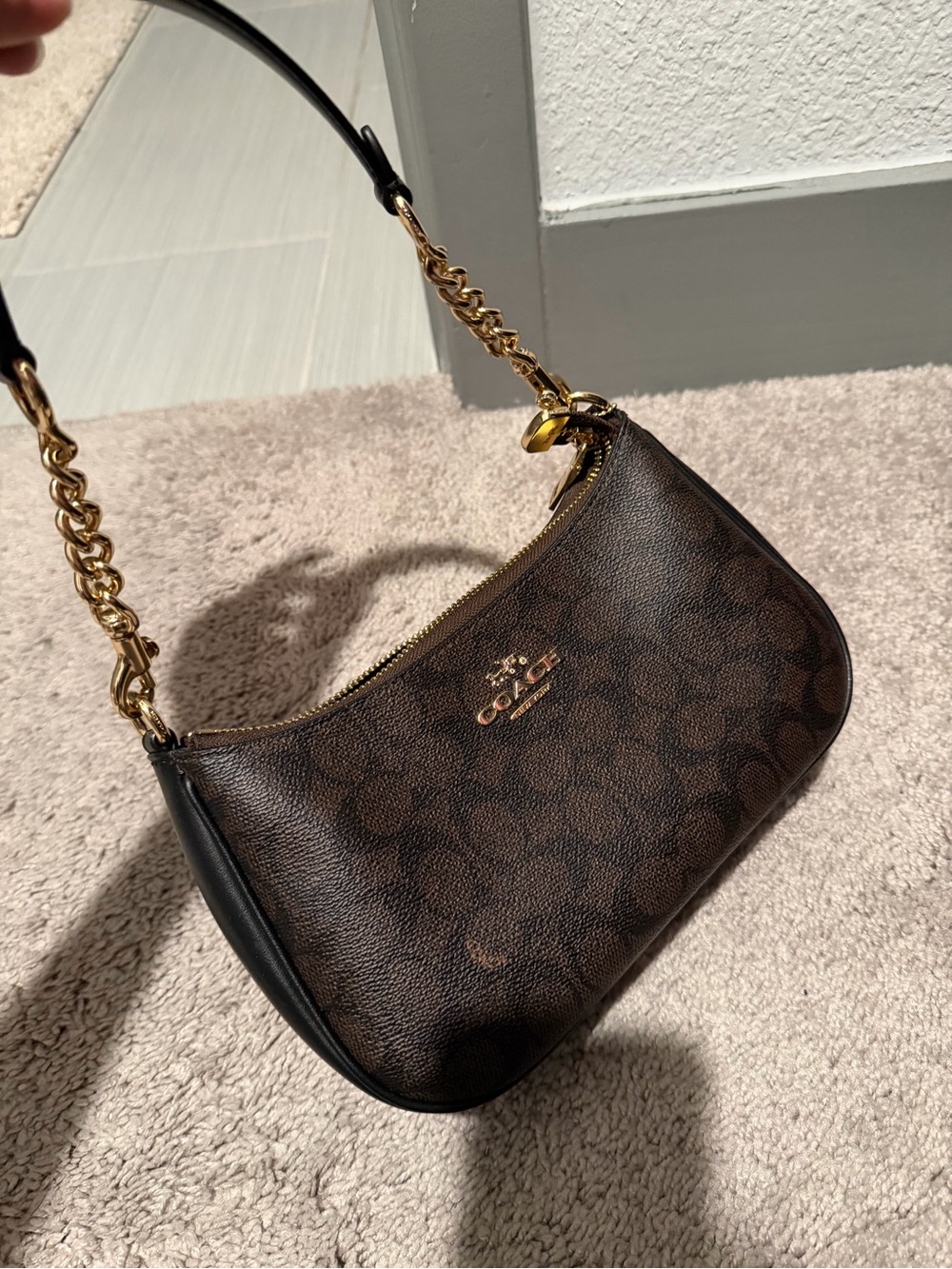 COACH Teri Dark Brown Shoulder Bag With Chain - Picture 2 of 6